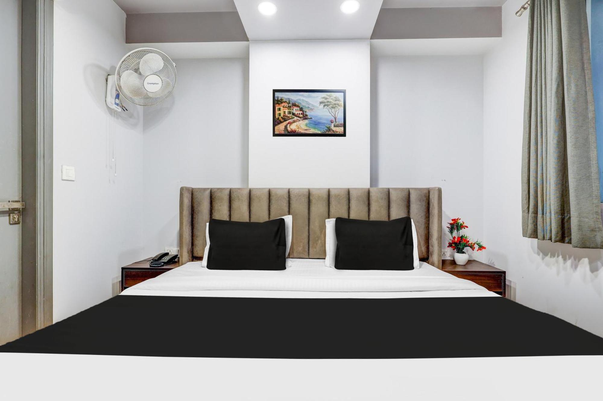 Super Collection O Shalimar Bagh Hotel Delhi  Exterior foto