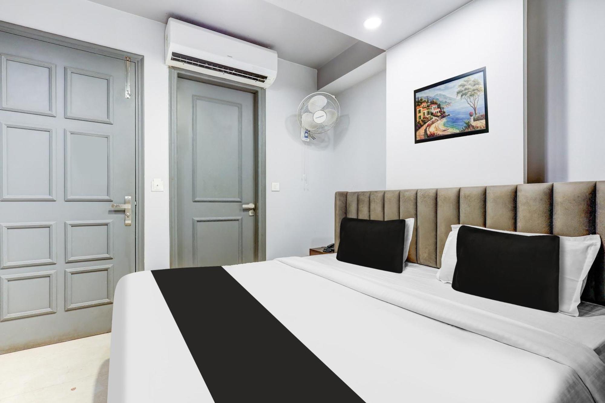 Super Collection O Shalimar Bagh Hotel Delhi  Exterior foto